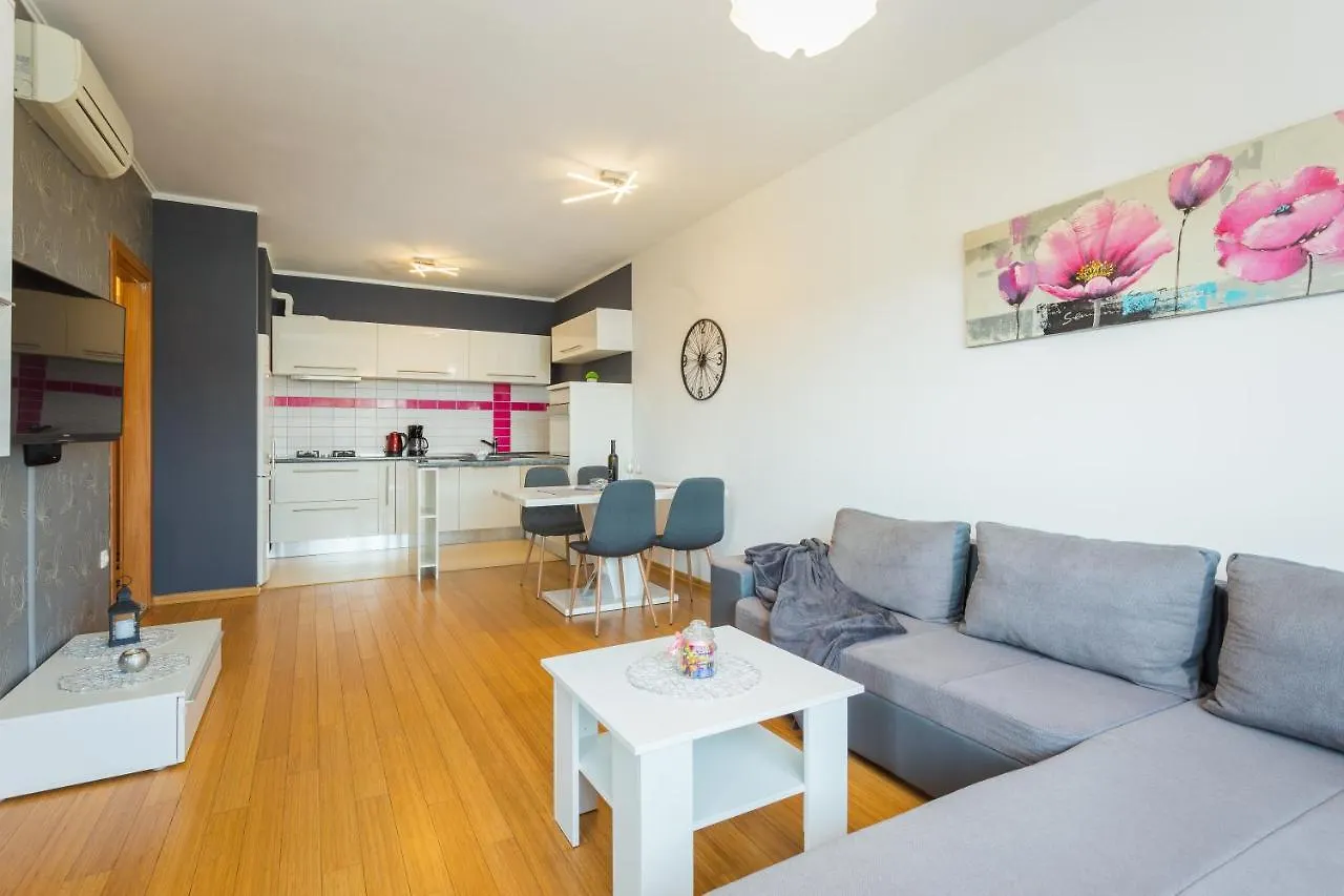 Apartman E&T **** Pula